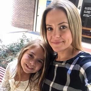 Meet your Posher, Cynthia